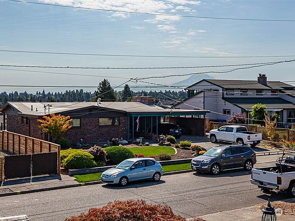 3rd image of 4622 N Frace Avenue