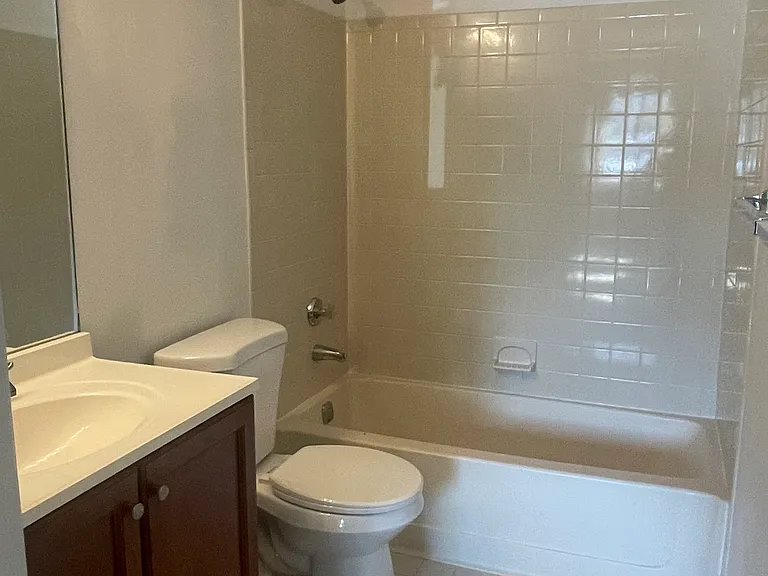 2411 Ravens Crest Dr — Photo 7