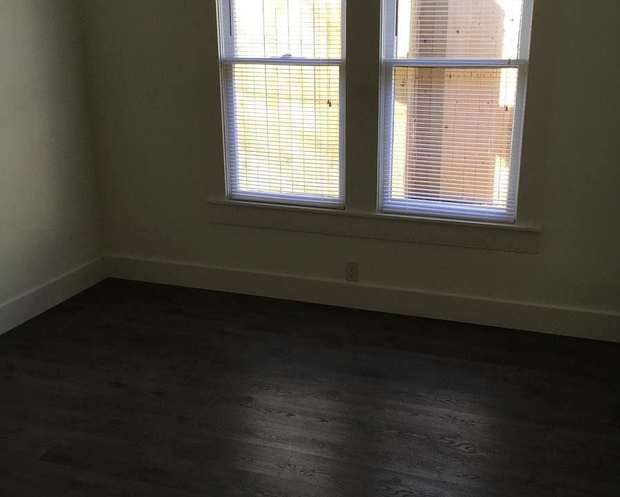 Rear bedroom