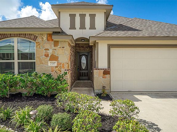 2nd image of 23207 Twilight Oaks Ct