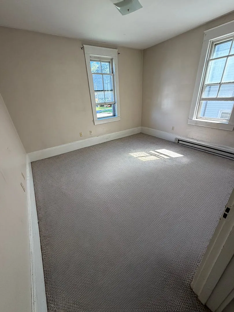 342 S. Main St — Photo 2