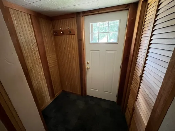 611 Chestnut St, La Porte City, IA 50651