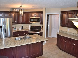 720 Buttercup Dr, Clarksville, TN 37040