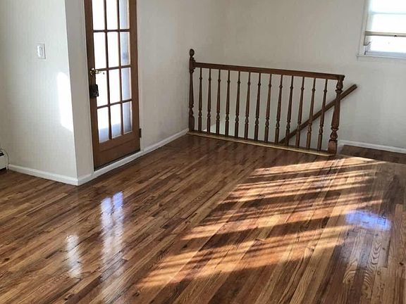 2nd image of 695 Collfield Ave