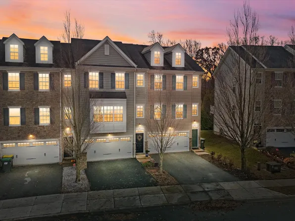 323 Latrobe Dr, Newark, DE 19702