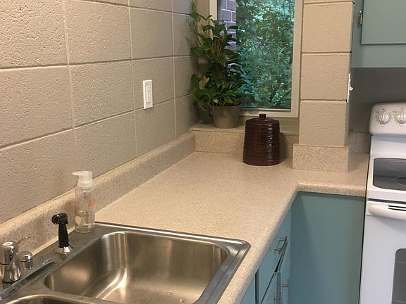 4th image of 900 Brightwood Manor Dr #B-9