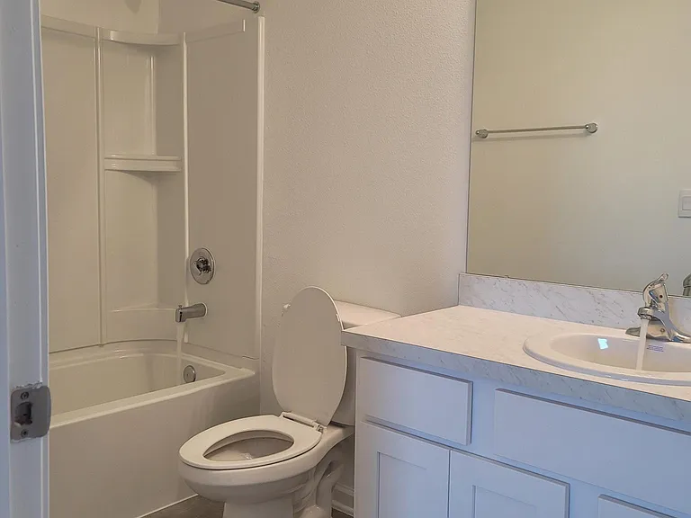 9025 Gifford Dr — Photo 8