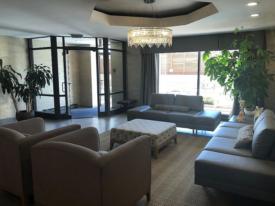 1st image of 100 W Broadway APT 2M