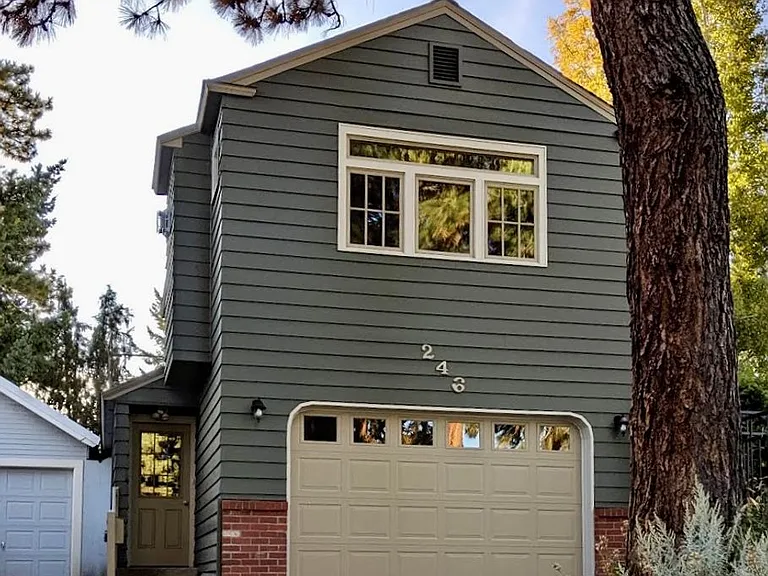 246 Jefferson Pl — Photo 2