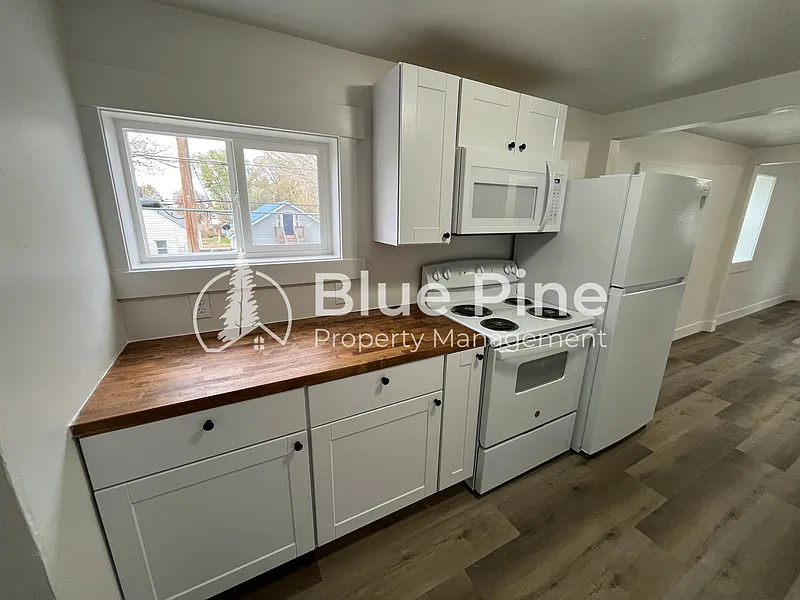 2 bed, 1.0 bath, 1000 sqft, $1,050 — Photo 4