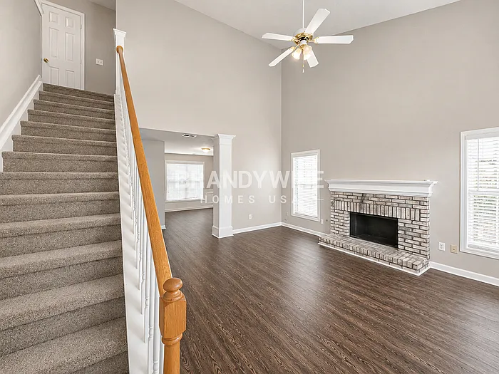 3 bed, 2.0 bath, 1755 sqft, $2,050 — Photo 4