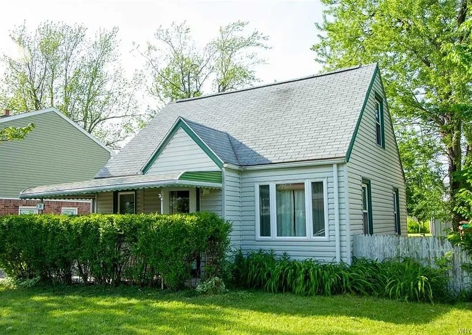 1st image of 38 Gardenvale Dr