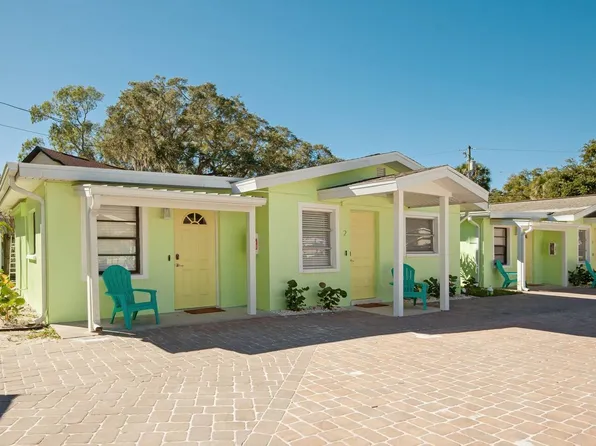 Lisa's Court LLC, 380 3rd St S #5B, Safety Harbor, FL 34695