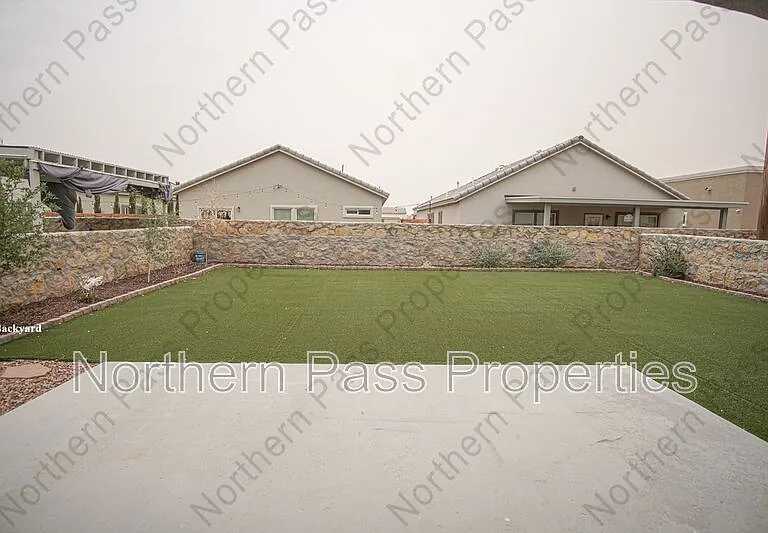 1077 Indigo Sky St — Photo 33
