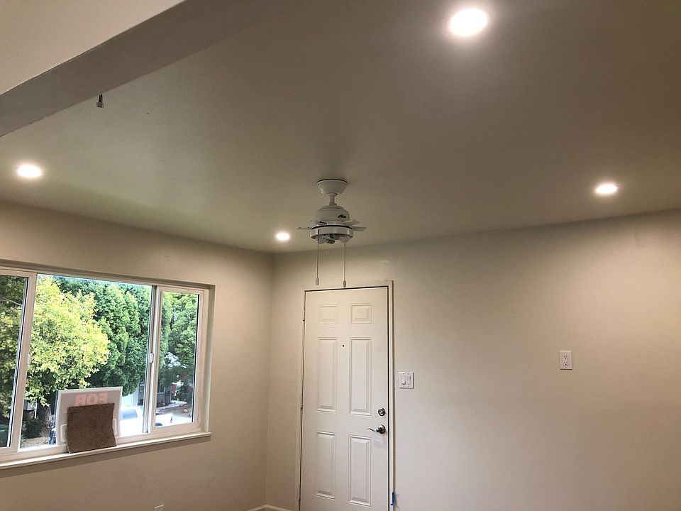 Living room: new LED recessed can lights, new ceiling fan w/LED light(to be completed)