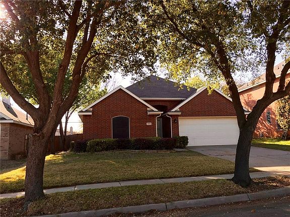 2nd image of 1906 Cheshire Dr