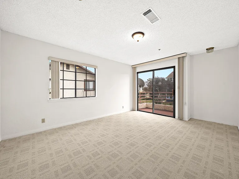 201 E Beacon St #A — Photo 11