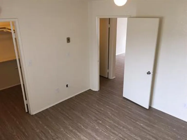 4162 Estrella Ave #1 — Photo 12