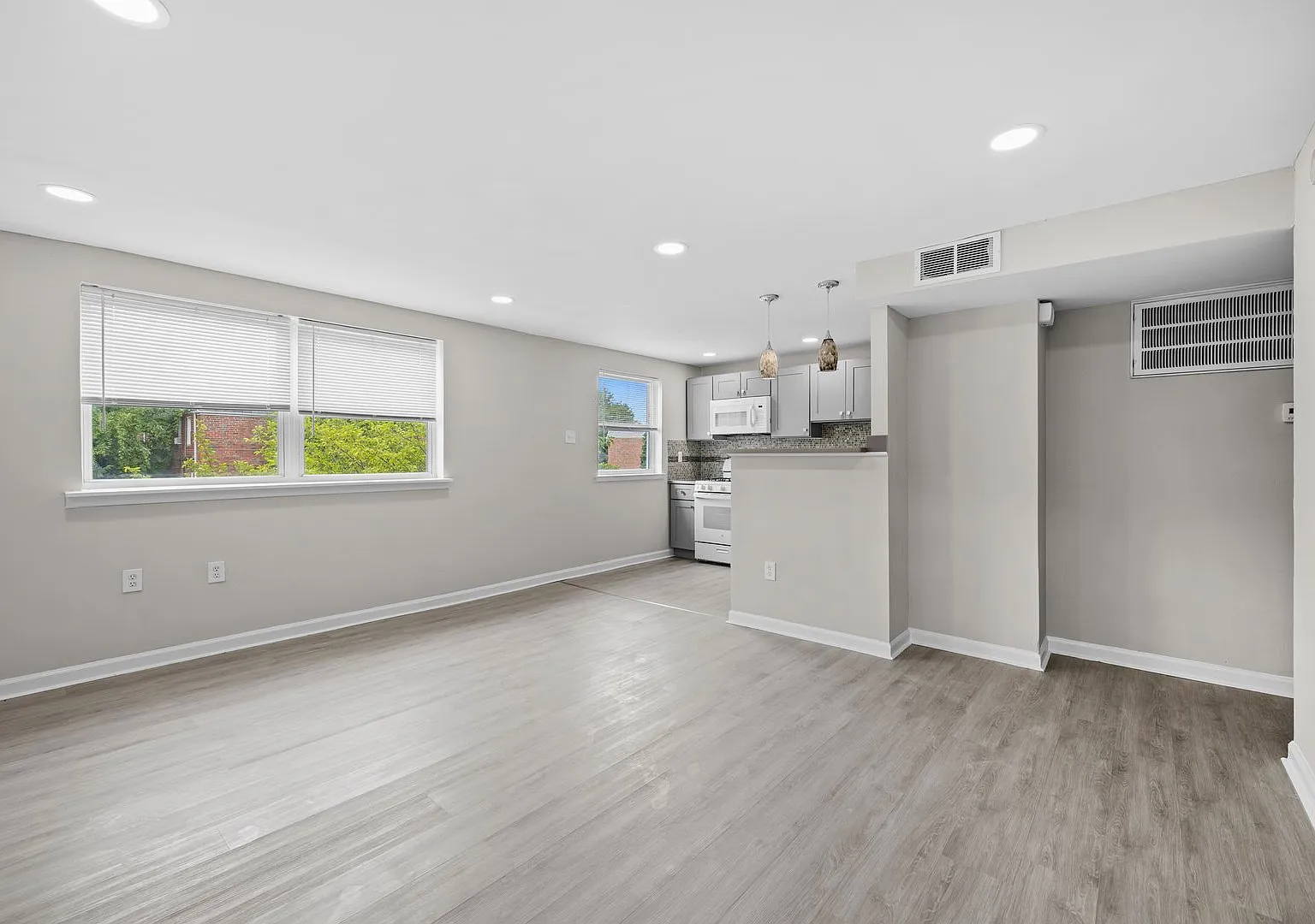 551 Avon St — Photo 4