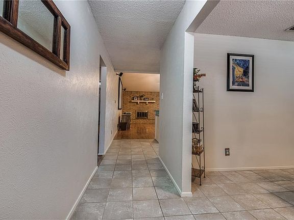 3rd image of 2950 Beachtree Ln