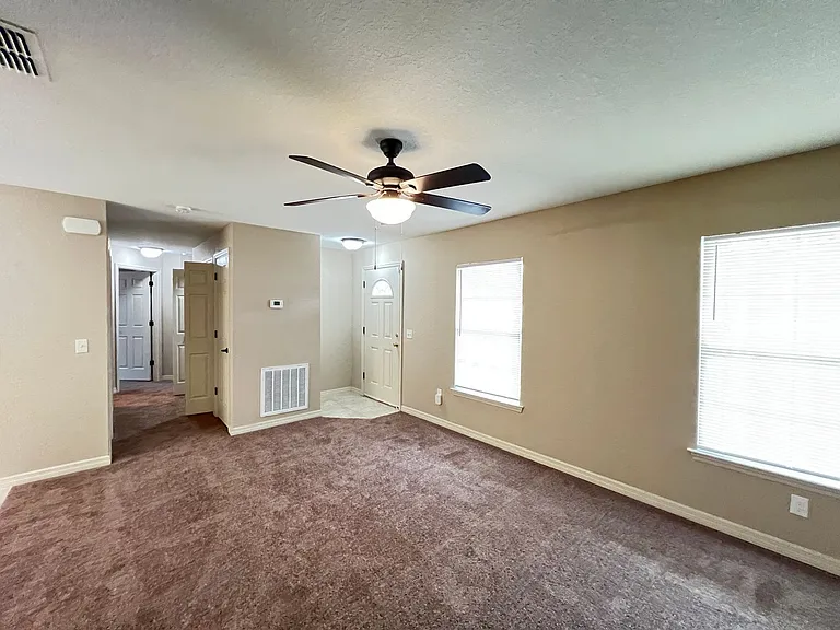 485 Marion Oaks Ln — Photo 7