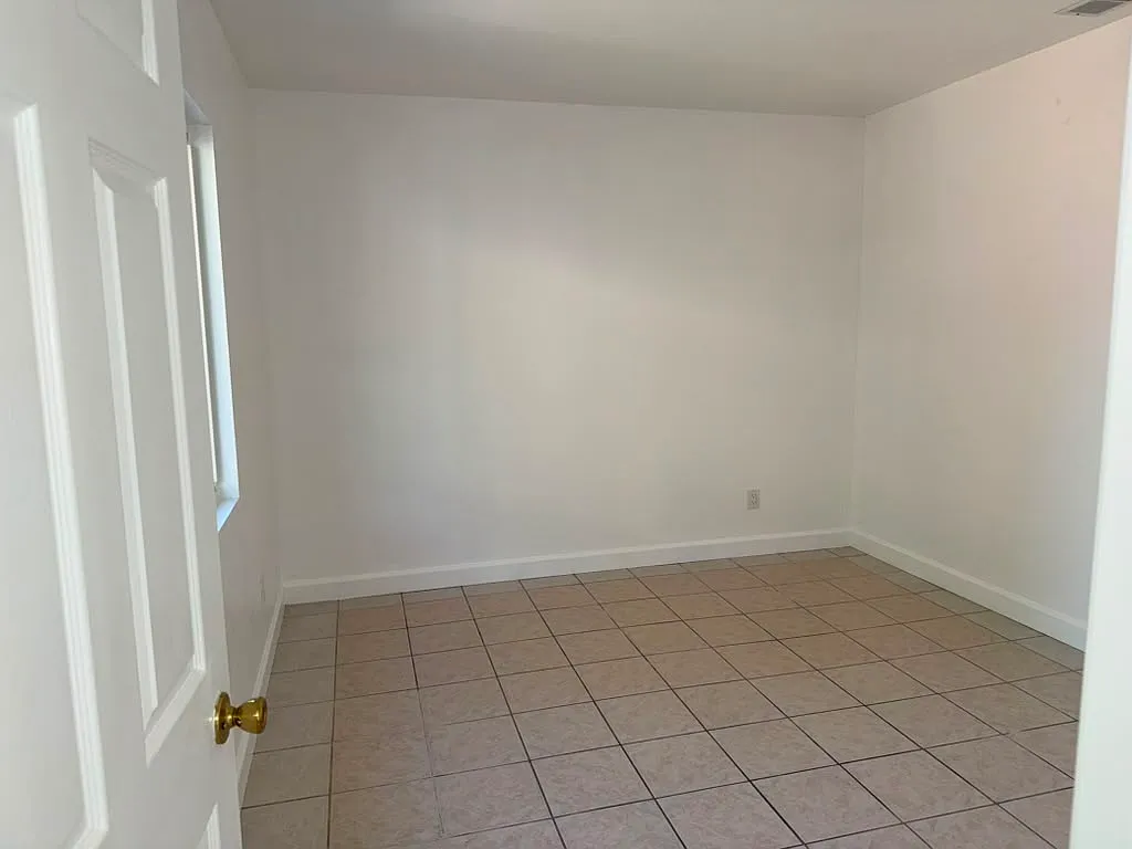 2 bed, 900 sqft, $2,500 — Photo 4