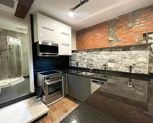 1028 Commonwealth Ave Photo 1