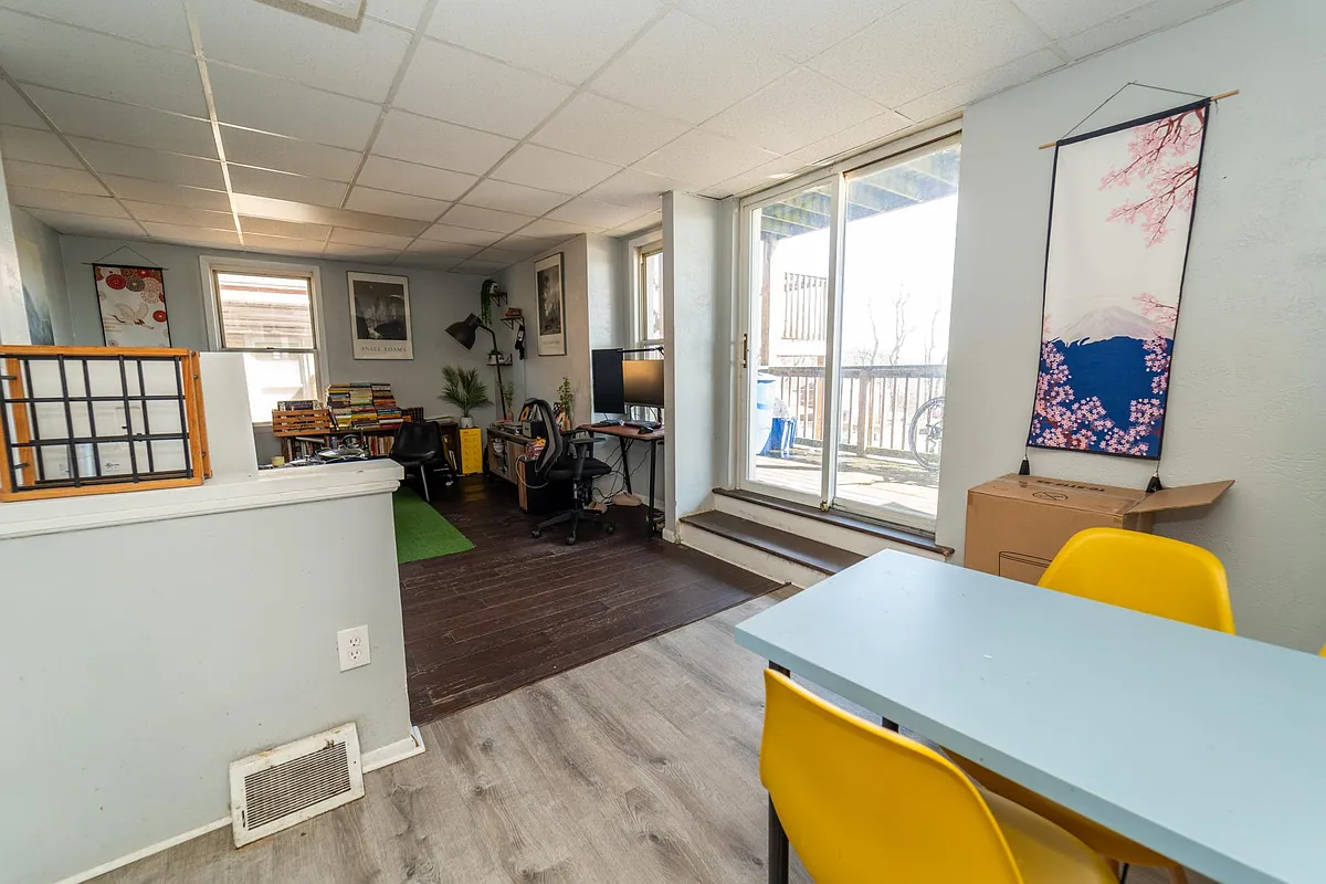 Building Photo - 165 Kendall Ave #2