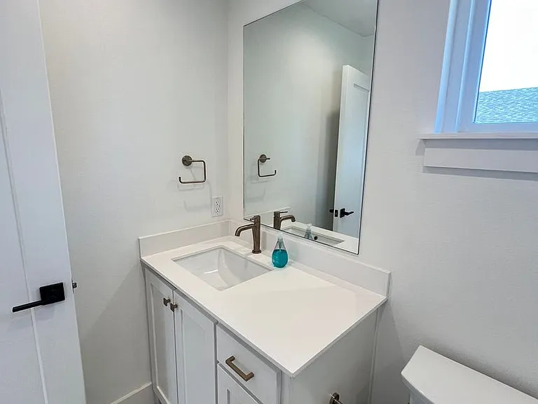 3303 Homer St — Photo 39