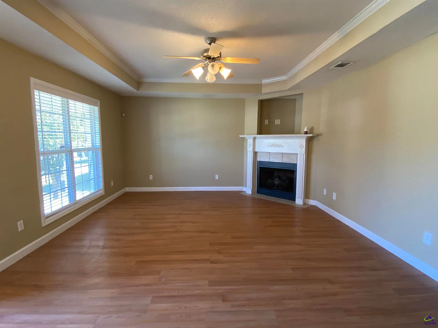 3 bed, 2.0 bath, 1567 sqft, $1,600 — Photo 3