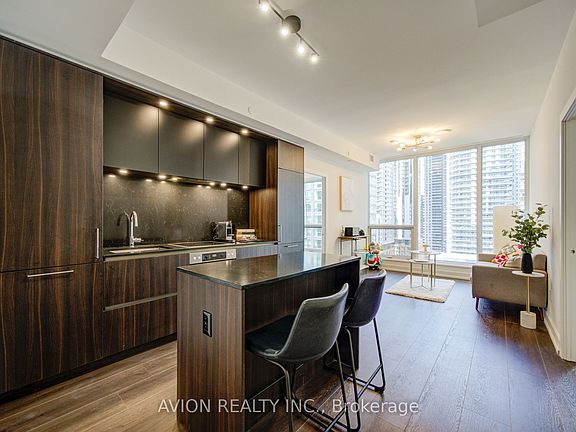 2nd image of 15 Mercer St #1605
