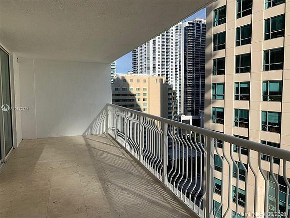 3rd image of 1200 Brickell Bay Dr APT 2408