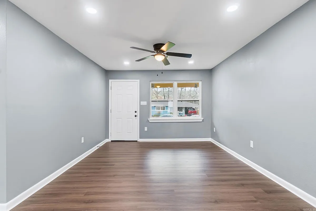 Building Photo - 7025 Fairfield Dr