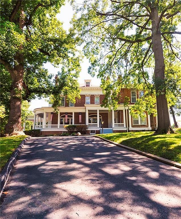 2912 Frederick Ave, Saint Joseph, MO 64506 | Zillow