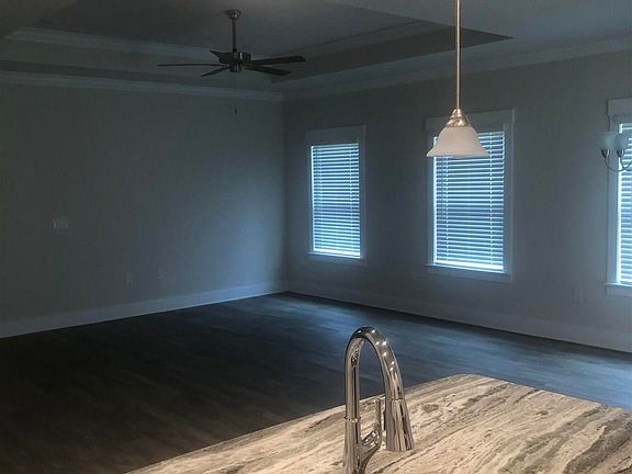 4th image of 12573 Windsor Dr