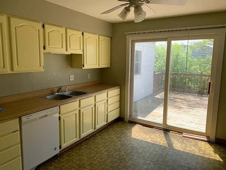 419 W Bluff St #2 — Photo 6