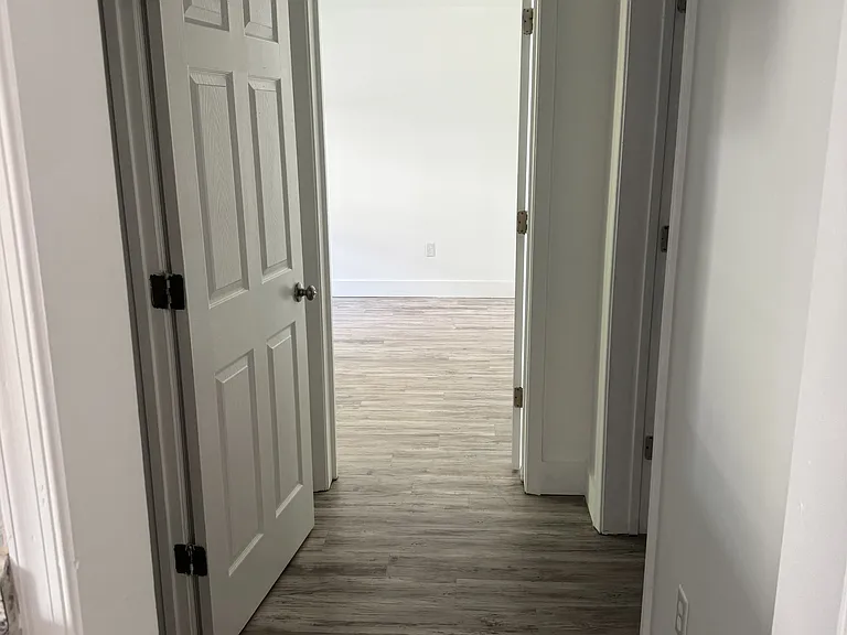 205 E East St — Photo 7