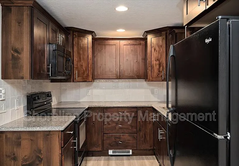 2085 W Brittany Ln #101 — Photo 10