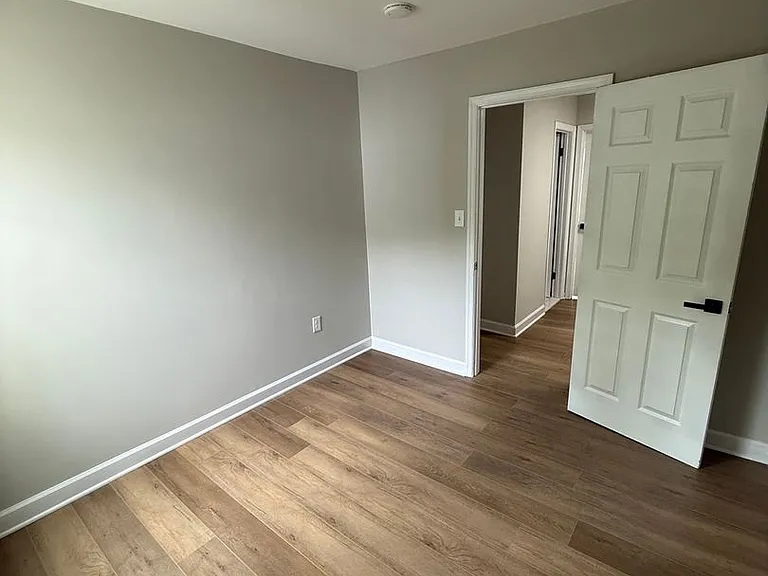 5853 Suitland Rd — Photo 20