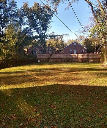 4th image of 9539 Edmund Ave