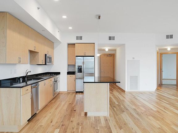 3rd image of 1240 S 2nd St Unit 402