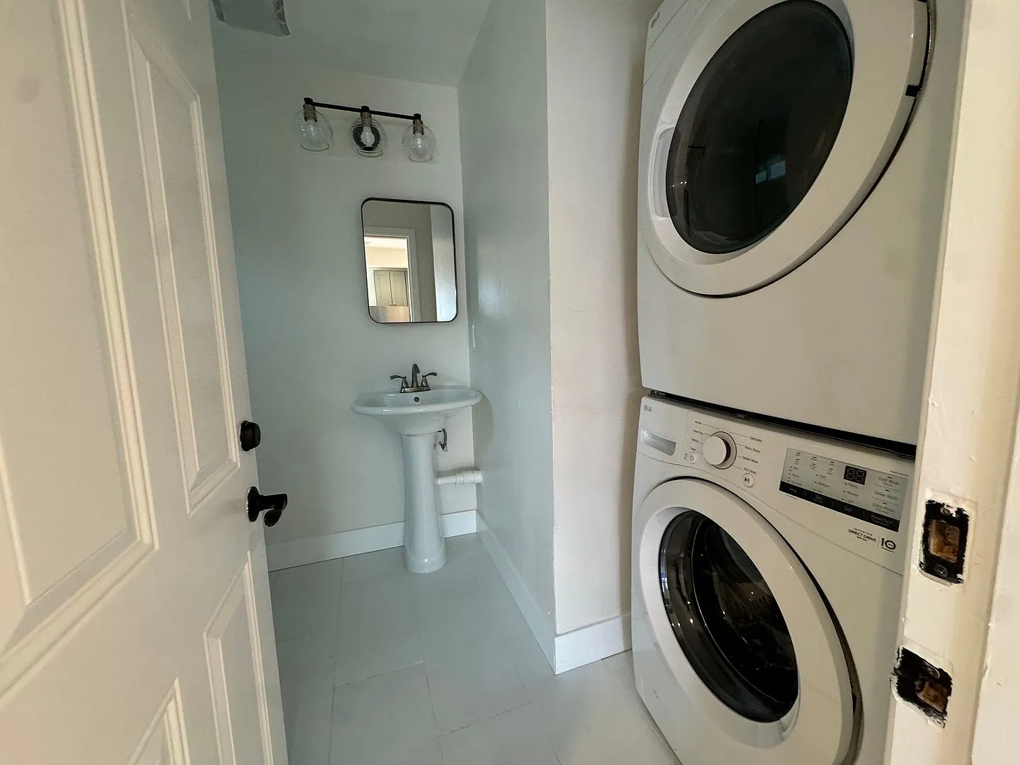 Beautiful Studio Available - Mira Mesa — Photo 3