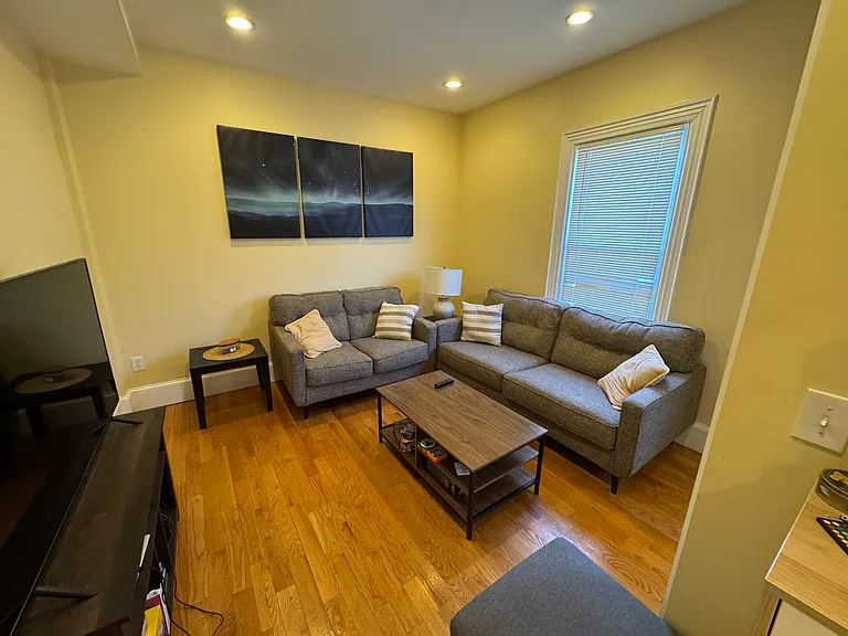 208 Holland St #3 — Photo 1