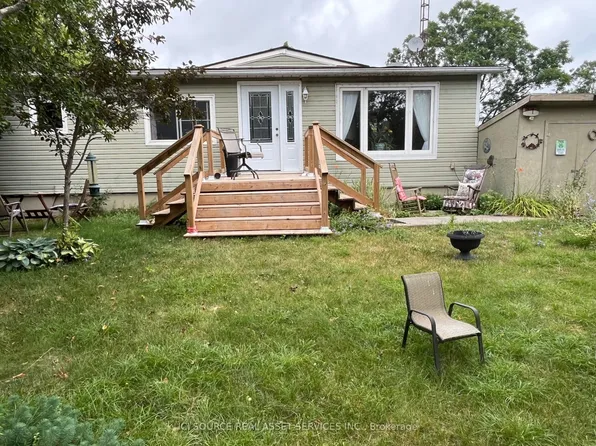 10 Lakeside Dr, Prince Edward County, ON K0K 1T0
