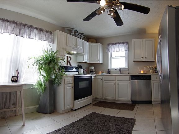 3rd image of 230 S Dunlap Ave