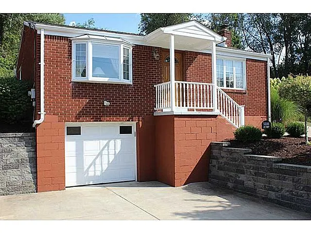 5206 Lew St photo 1