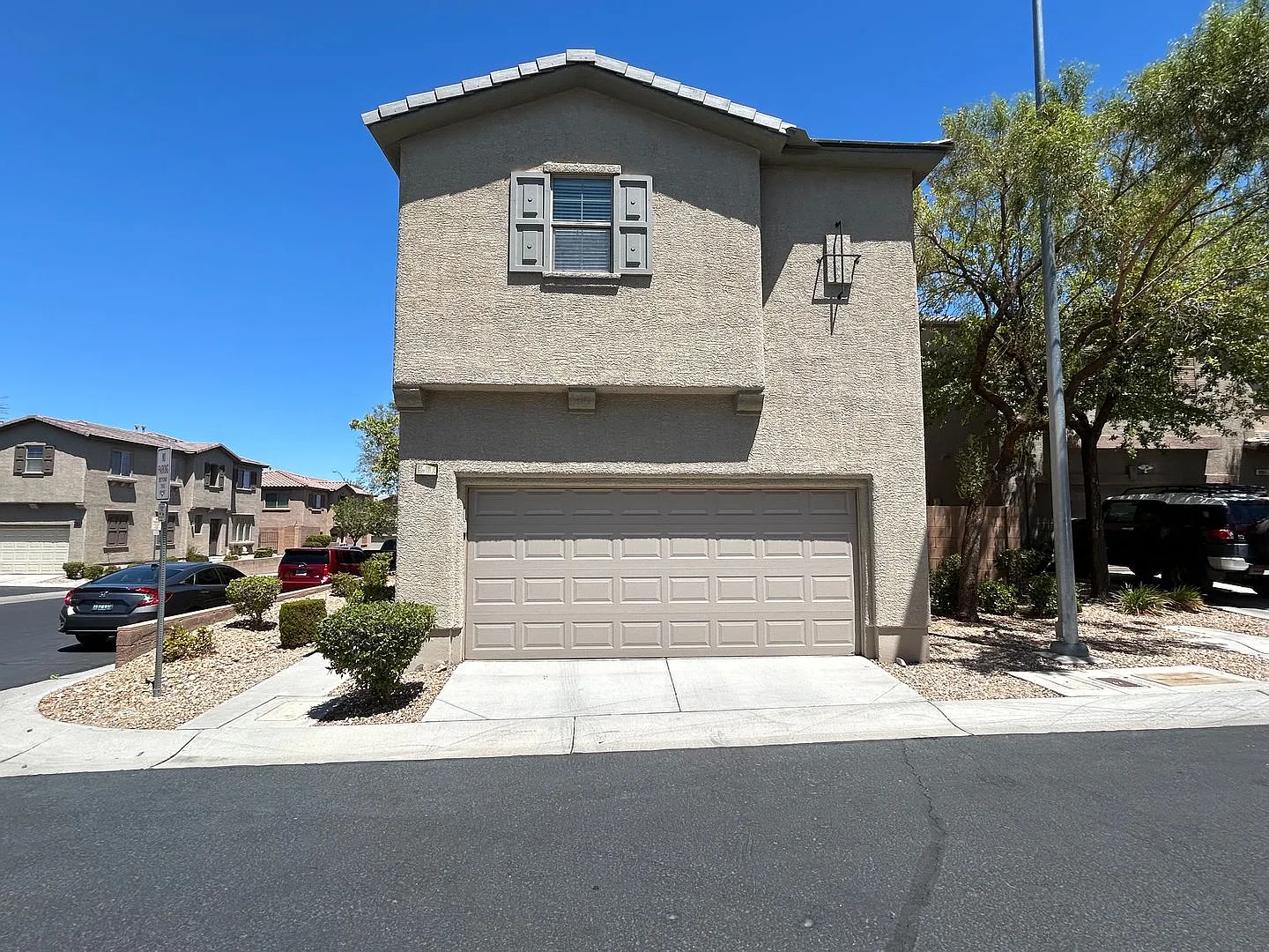 Gated 3-Bedroom 3-Bathroom Home in Southwest! — Photo 1