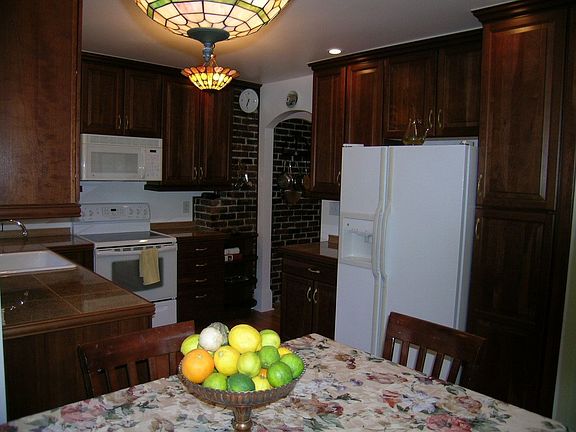 Cherry Cabinets in Remodeled Kitchen