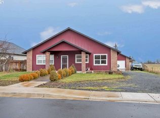 965 Burton St, Harrisburg, OR 97446