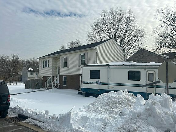 2nd image of 705 8th St